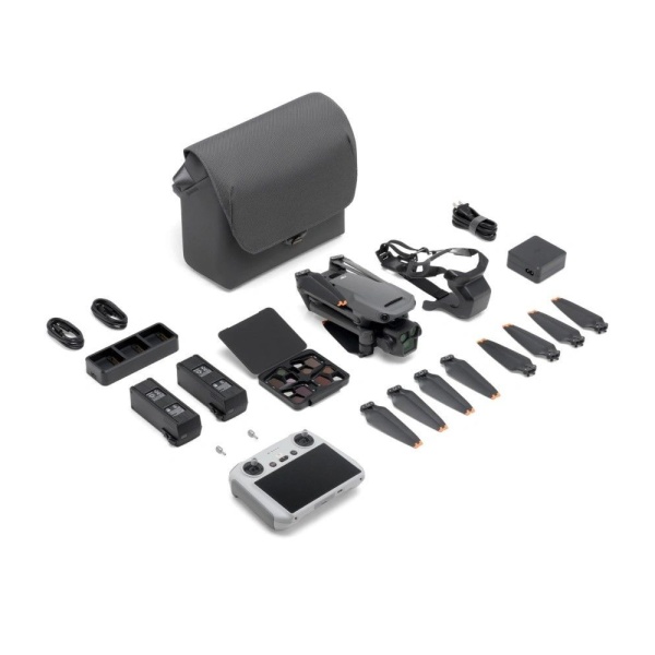 Квадрокоптер DJI Mavic 3 Pro Fly More Combo (DJI RC)