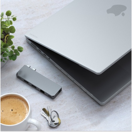 Накладка Satechi Eco Hardshell Case для MacBook Pro 14". Цвет: прозрачный